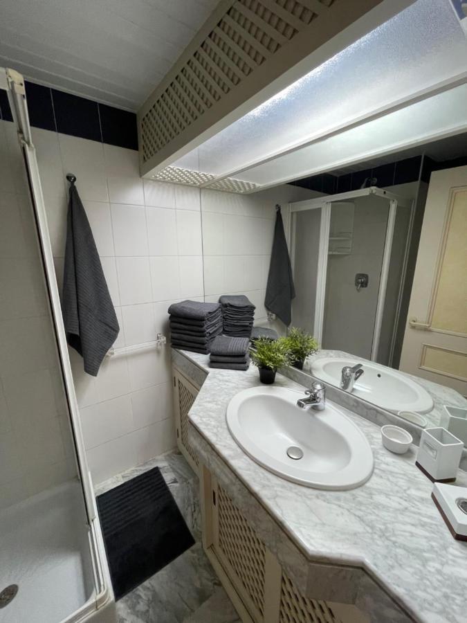 Апартаменты G&G Isla Poniente Puerto Marina Бенальмадена Экстерьер фото